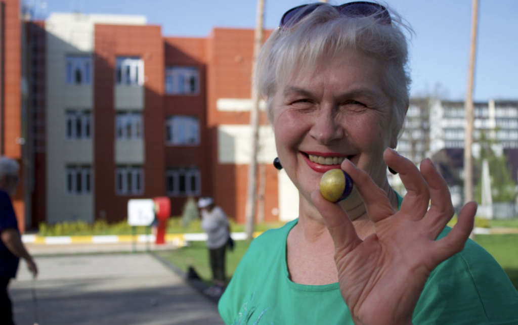 Pétanque in Ukraine player Svitlana Brukhovetskaya of Irpin, Ukraine.