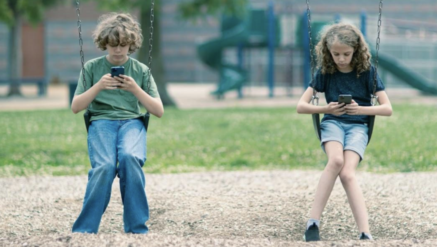 Smartphone Ownership Before Age 13 Again Linked With Poorer Mental Health