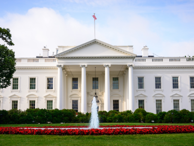 A photo of the White House.