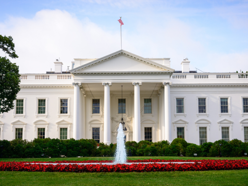 A photo of the White House.